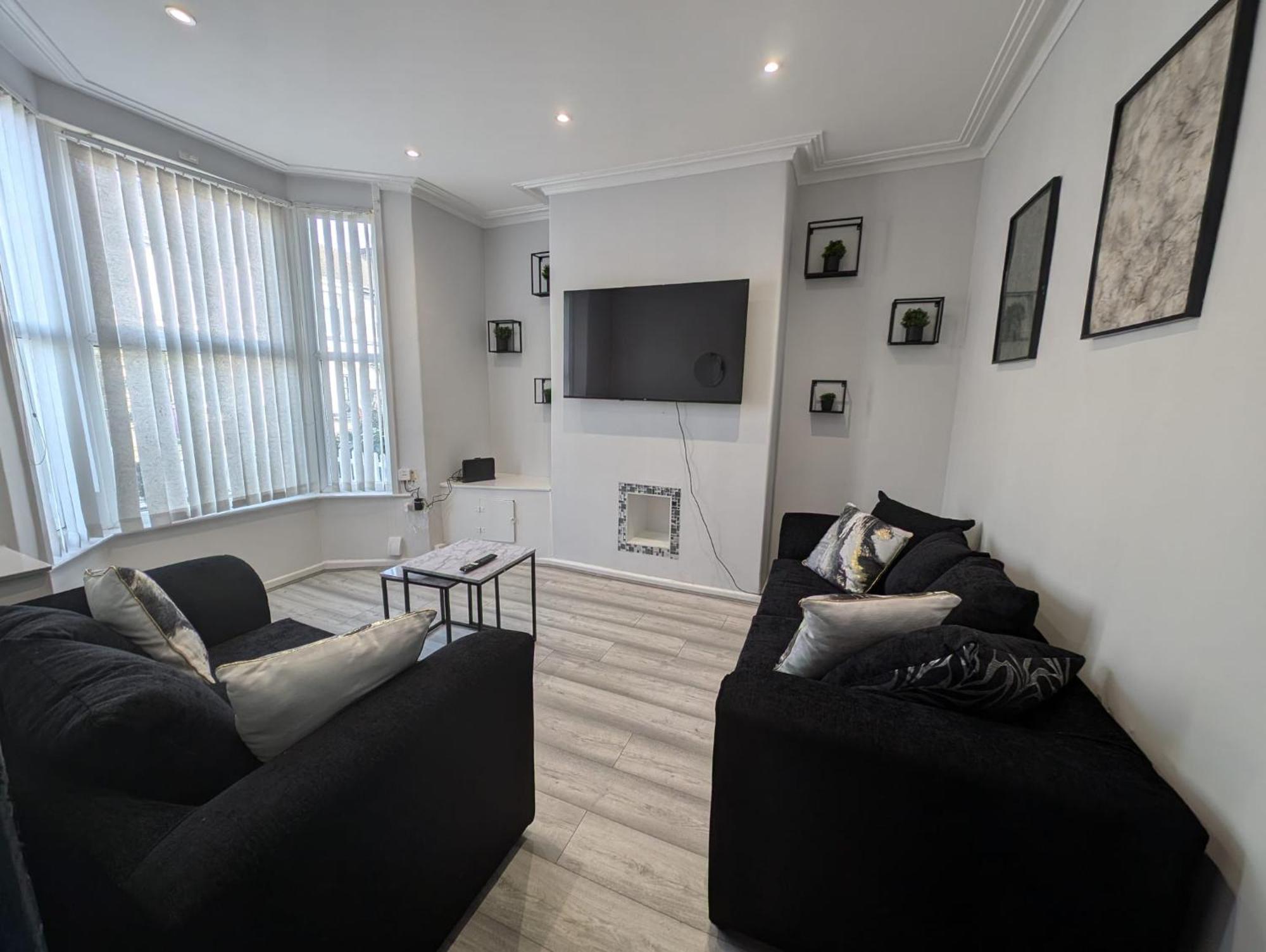 3bed 2bath House - Free Parking - Close To Everton & Fc- Managed By Chique Ltd