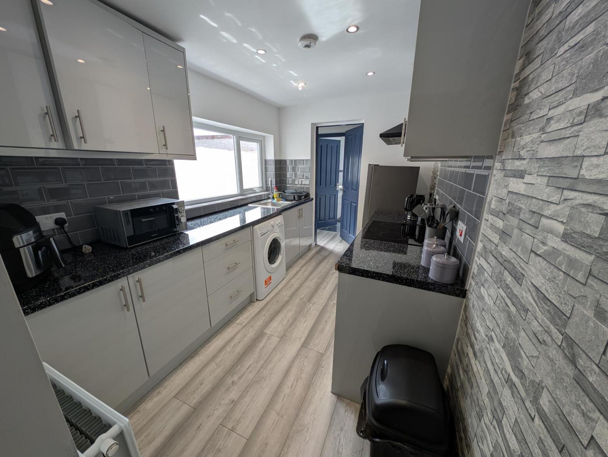 3bed 2bath House - Free Parking - Close To Everton & Fc- Managed By Chique Ltd Holiday home Liverpool