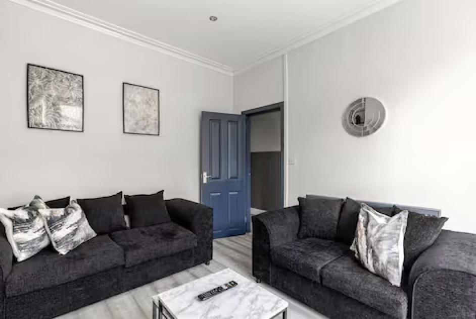 3bed 2bath House - Free Parking - Close To Everton & Fc- Managed By Chique Ltd Holiday home
