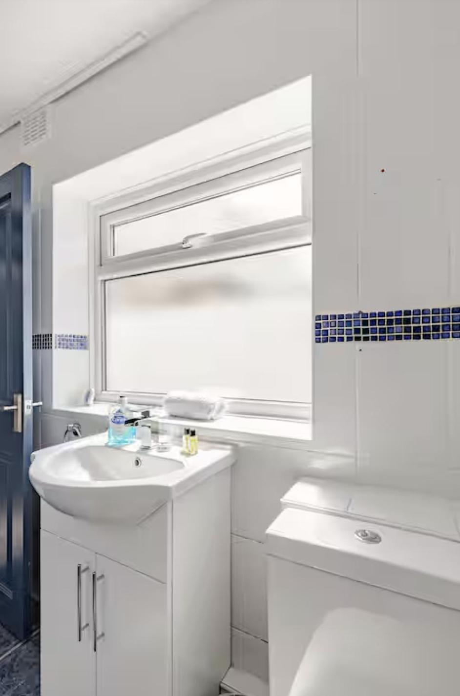 3bed 2bath House - Free Parking - Close To Everton & Fc- Managed By Chique Ltd *